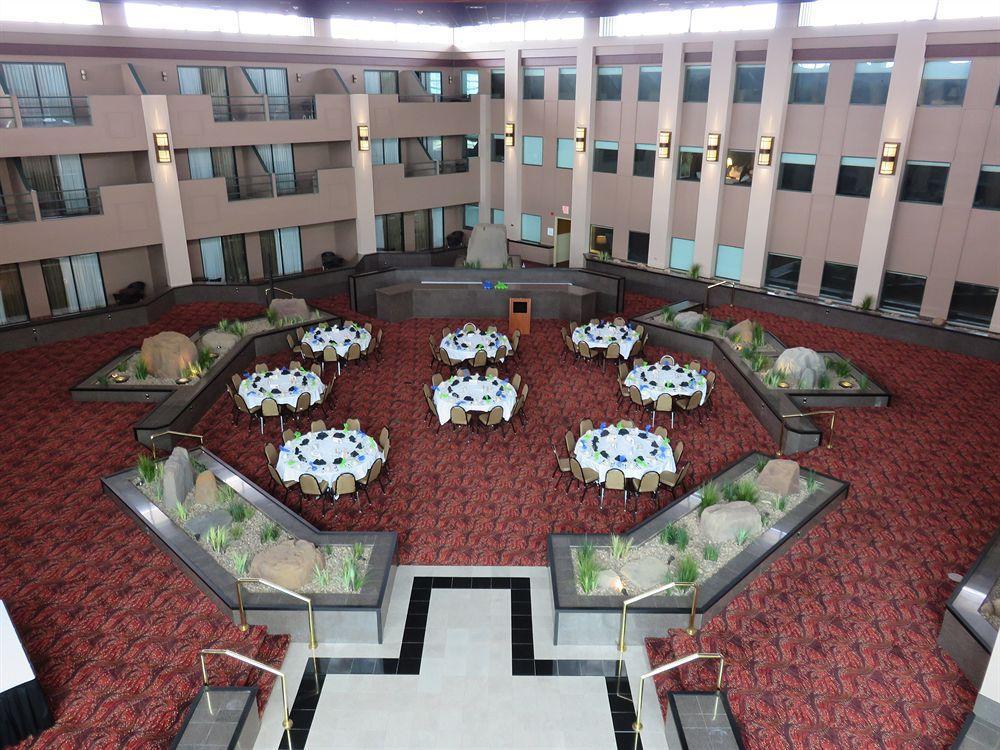 Holiday Inn - מניטווק מראה חיצוני תמונה
